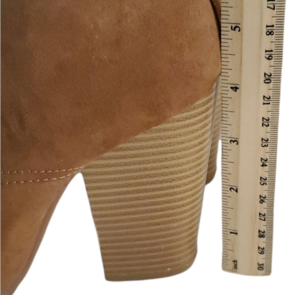 Leila Stone rabbit fur lined brown suede Vegan tan lace up heeled boots. Size 8 - Picture 3 of 9